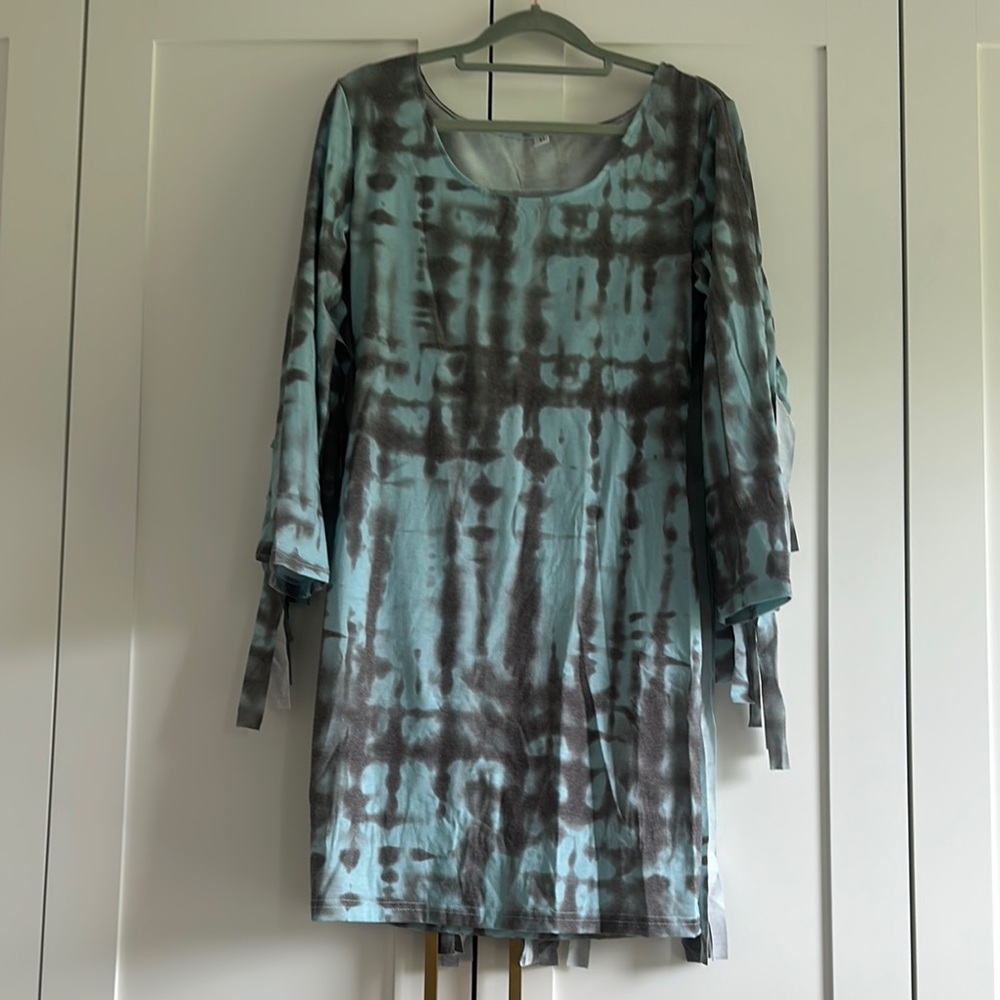 Tie-Dye Long Sleeve Dress